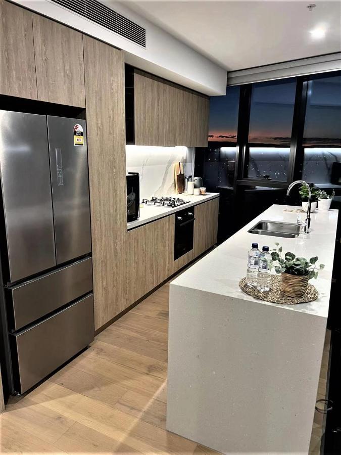 2 Bedroom Luxurious Family Apartment Next To Pacific Fair - Broadbeach Gold Coast Gc22 Dış mekan fotoğraf