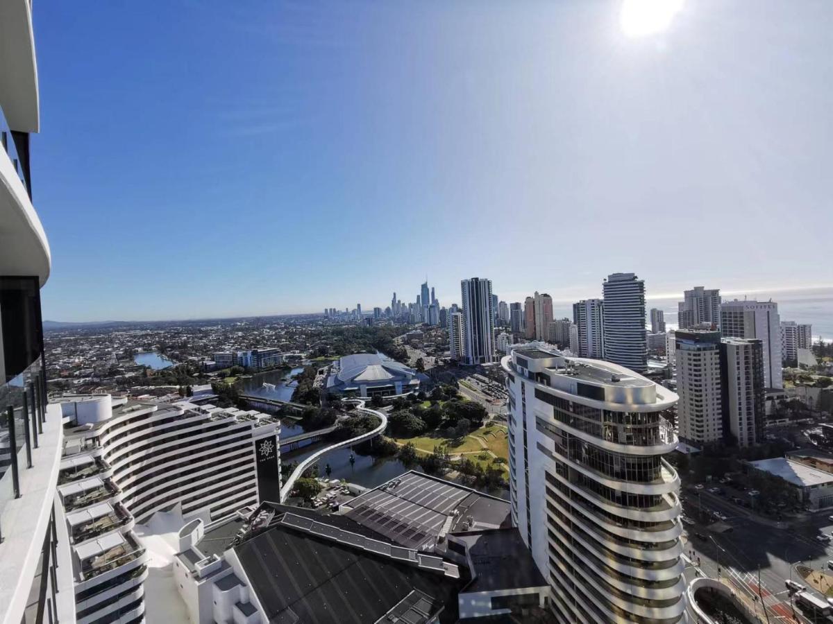 2 Bedroom Luxurious Family Apartment Next To Pacific Fair - Broadbeach Gold Coast Gc22 Dış mekan fotoğraf