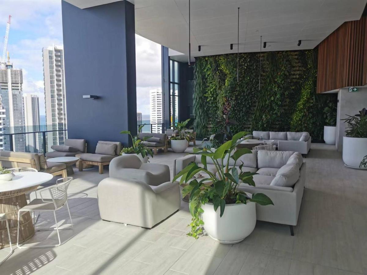 2 Bedroom Luxurious Family Apartment Next To Pacific Fair - Broadbeach Gold Coast Gc22 Dış mekan fotoğraf