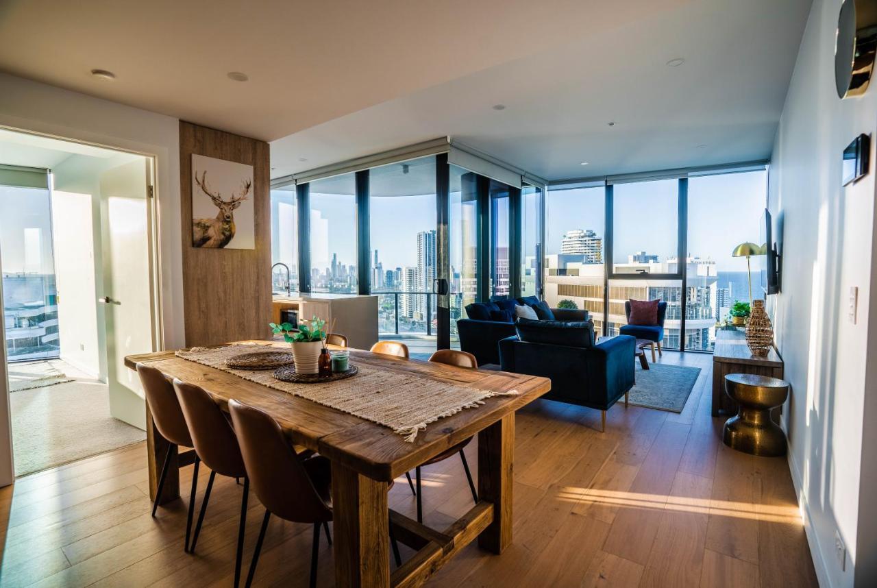 2 Bedroom Luxurious Family Apartment Next To Pacific Fair - Broadbeach Gold Coast Gc22 Dış mekan fotoğraf