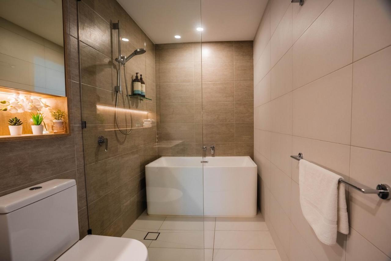 2 Bedroom Luxurious Family Apartment Next To Pacific Fair - Broadbeach Gold Coast Gc22 Dış mekan fotoğraf