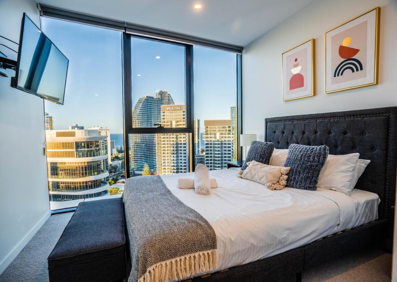 2 Bedroom Luxurious Family Apartment Next To Pacific Fair - Broadbeach Gold Coast Gc22 Dış mekan fotoğraf